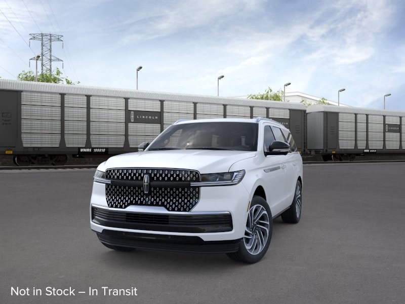 Lincoln Navigator Vehicle Full-screen Gallery Image 02