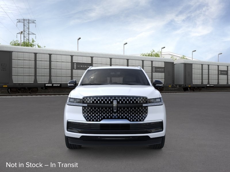 Lincoln Navigator Vehicle Full-screen Gallery Image 06