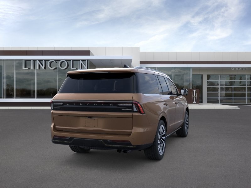 Lincoln Navigator Vehicle Full-screen Gallery Image 08