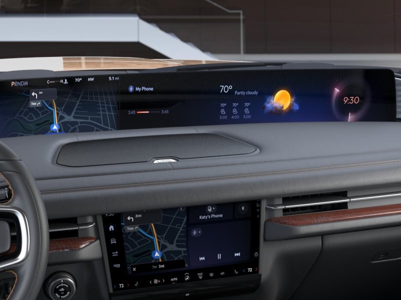 Lincoln Navigator Vehicle Full-screen Gallery Image 14
