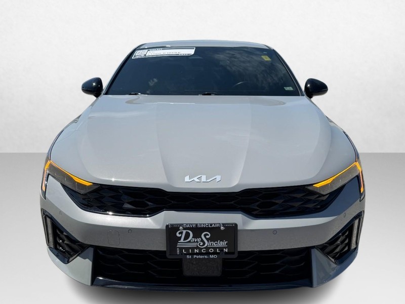 Kia K5 Vehicle Full-screen Gallery Image 02
