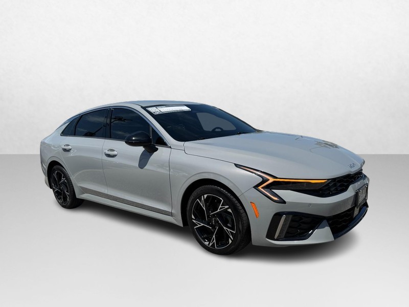 Kia K5 Vehicle Full-screen Gallery Image 03