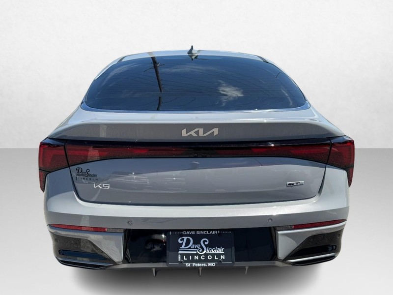 Kia K5 Vehicle Full-screen Gallery Image 06