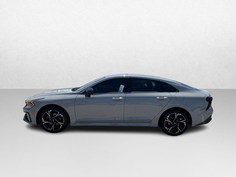 Kia K5 Vehicle Full-screen Gallery Image 08
