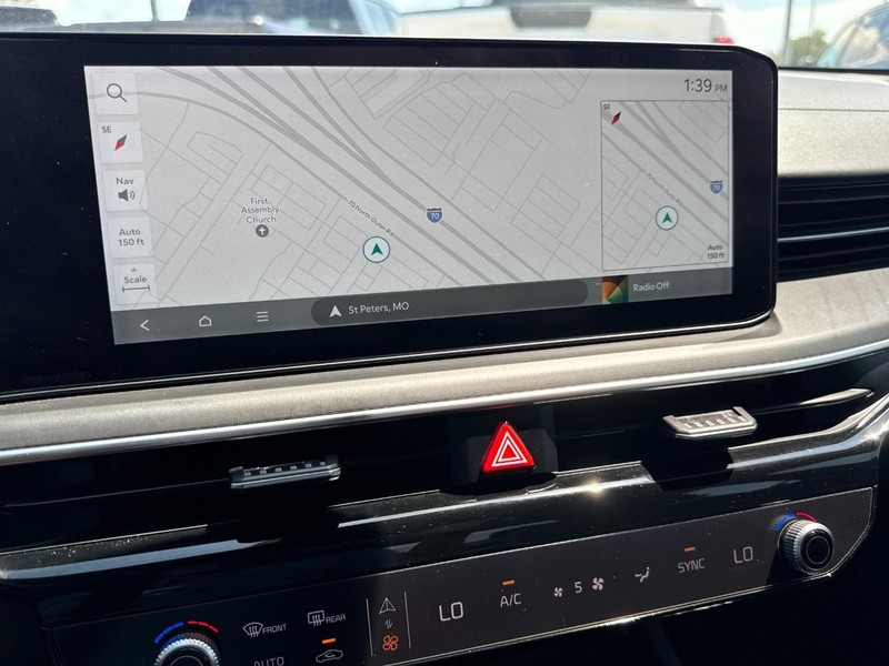 Kia K5 Vehicle Full-screen Gallery Image 23