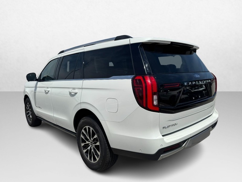 Ford Expedition Vehicle Full-screen Gallery Image 07
