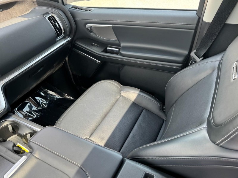 Ford Expedition Vehicle Full-screen Gallery Image 11