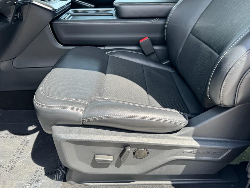 Ford Expedition Vehicle Full-screen Gallery Image 25