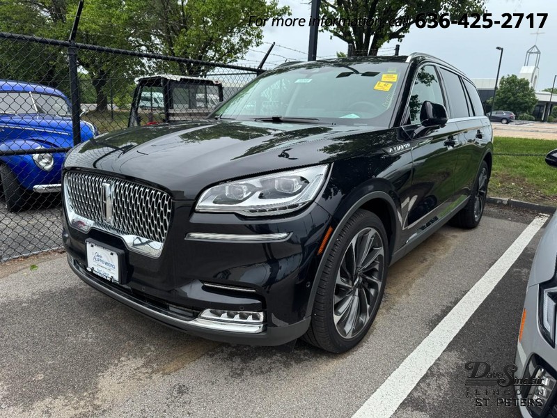 Lincoln Aviator Vehicle Full-screen Gallery Image 01