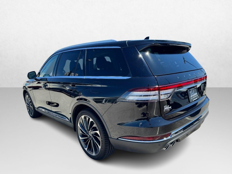 Lincoln Aviator Vehicle Full-screen Gallery Image 07