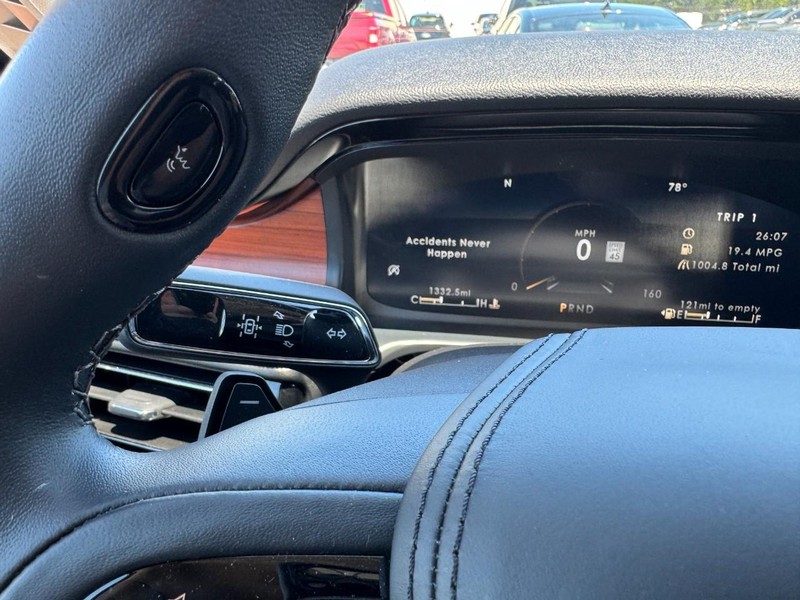 Lincoln Aviator Vehicle Full-screen Gallery Image 20