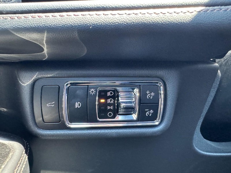 Lincoln Aviator Vehicle Full-screen Gallery Image 22