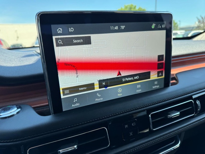 Lincoln Aviator Vehicle Full-screen Gallery Image 23