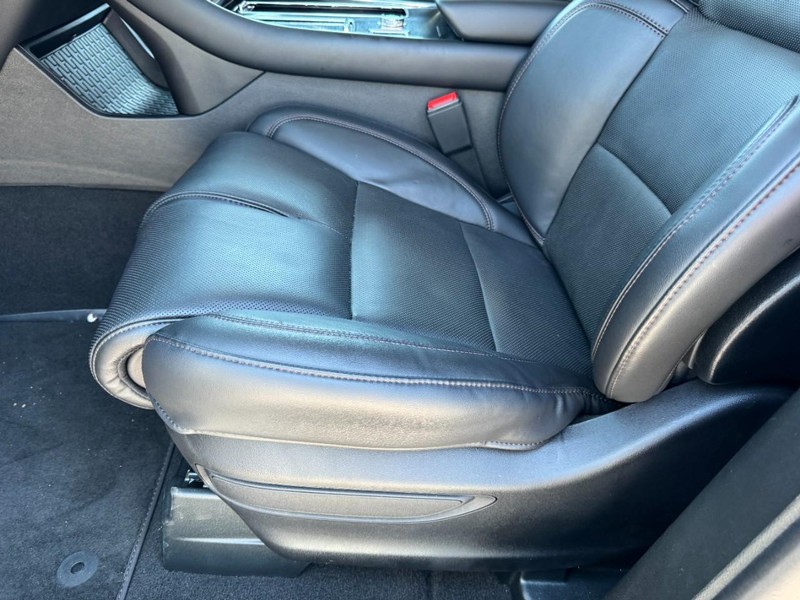 Lincoln Aviator Vehicle Full-screen Gallery Image 26