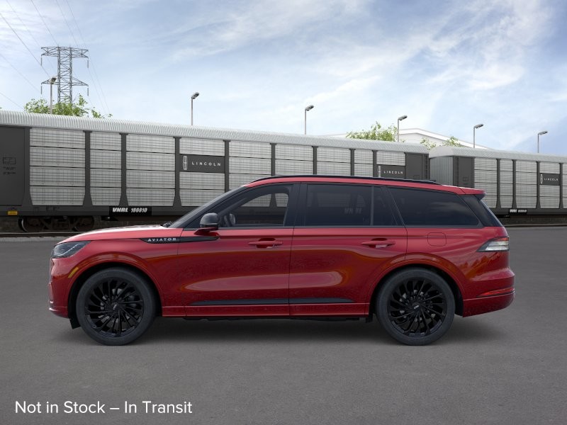 Lincoln Aviator Vehicle Full-screen Gallery Image 03