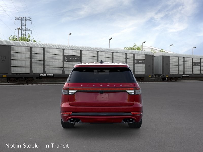 Lincoln Aviator Vehicle Full-screen Gallery Image 05