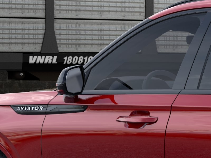 Lincoln Aviator Vehicle Full-screen Gallery Image 20