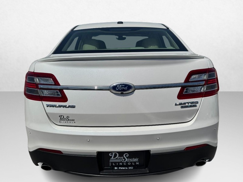 Ford Taurus Vehicle Full-screen Gallery Image 06