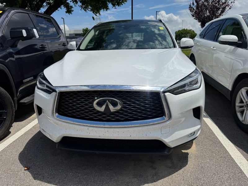 INFINITI QX50 Vehicle Full-screen Gallery Image 02