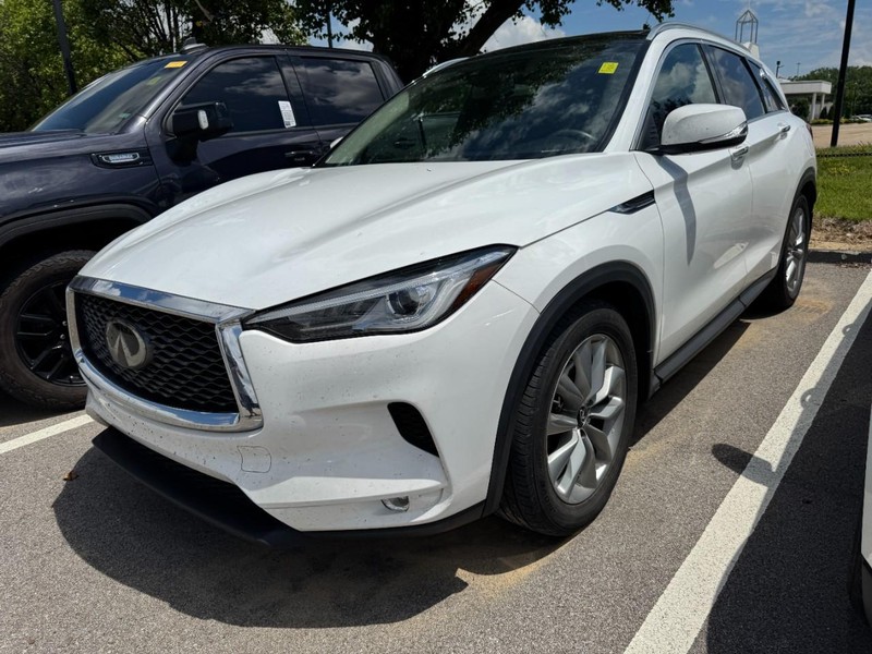 INFINITI QX50 Vehicle Full-screen Gallery Image 03