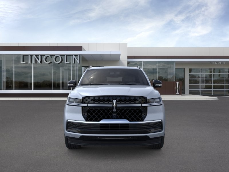 Lincoln Navigator L Vehicle Full-screen Gallery Image 06