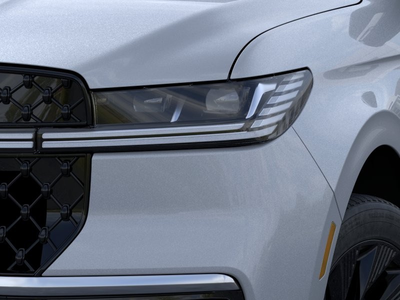 Lincoln Navigator L Vehicle Full-screen Gallery Image 18