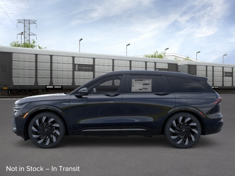 Lincoln Nautilus Vehicle Full-screen Gallery Image 03