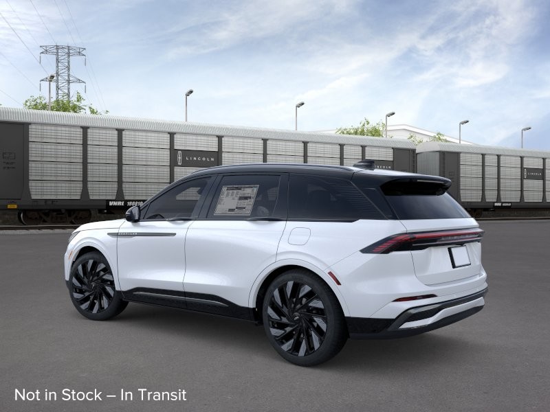 Lincoln Nautilus Vehicle Full-screen Gallery Image 04