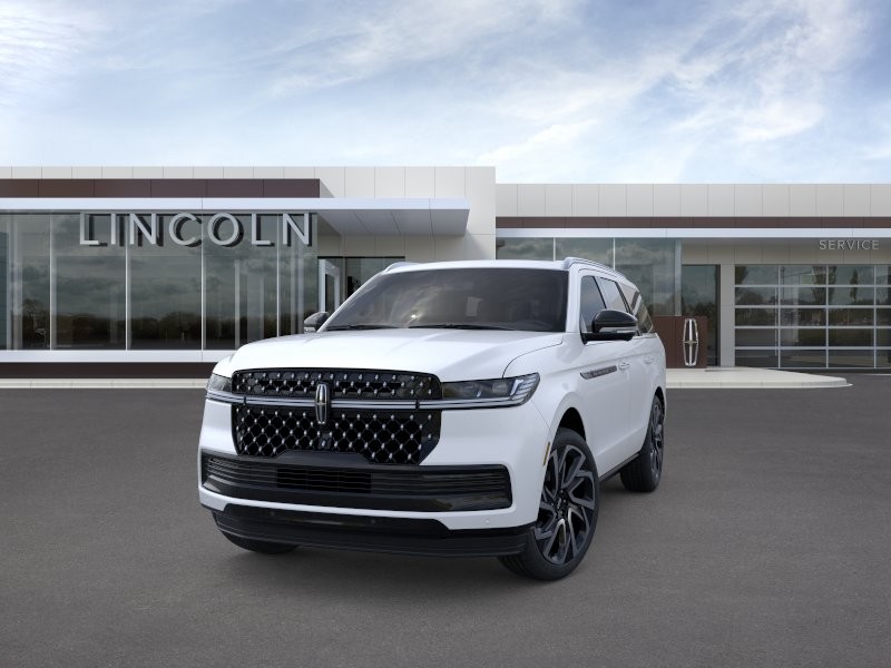 Lincoln Navigator Vehicle Full-screen Gallery Image 02