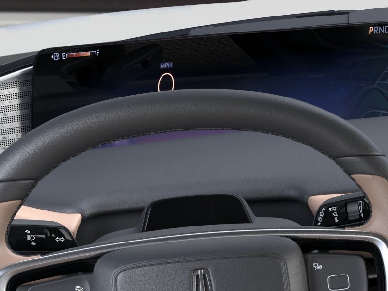 Lincoln Navigator Vehicle Full-screen Gallery Image 13