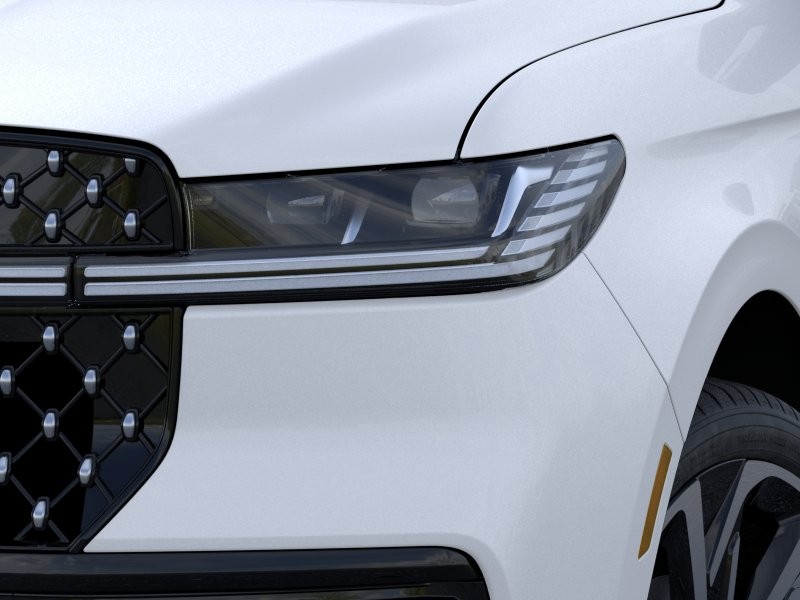 Lincoln Navigator Vehicle Full-screen Gallery Image 18