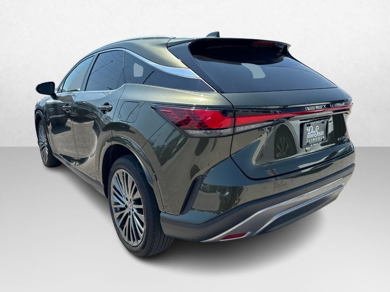 Lexus RX Vehicle Full-screen Gallery Image 07