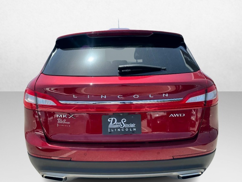 Lincoln MKX Vehicle Full-screen Gallery Image 06