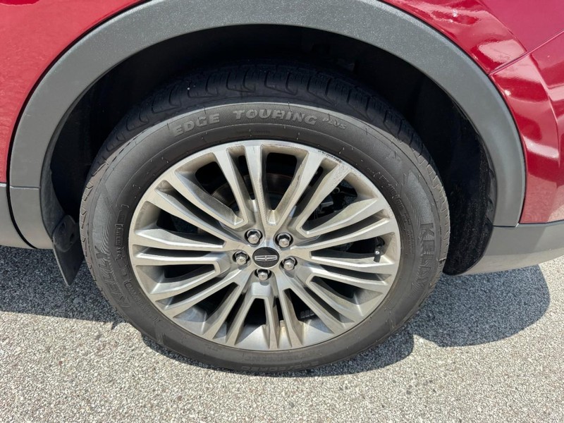 Lincoln MKX Vehicle Full-screen Gallery Image 27