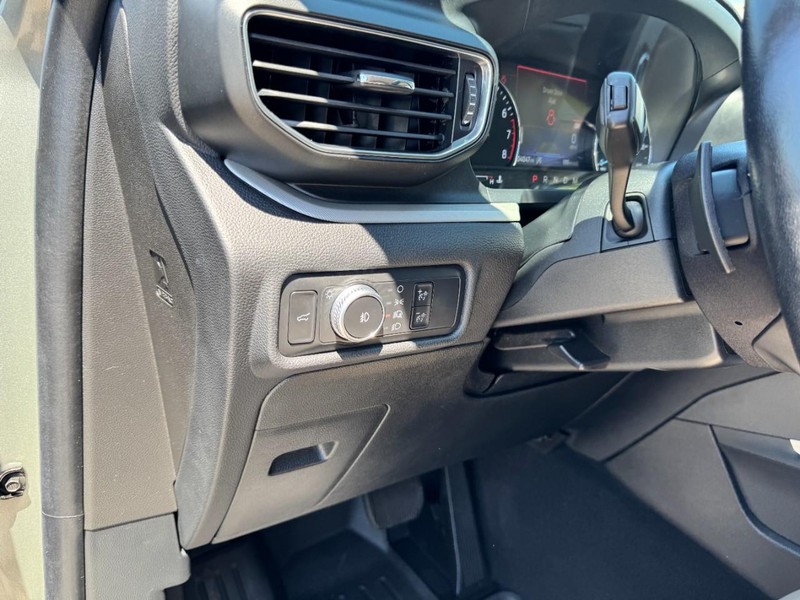 Ford Explorer Vehicle Full-screen Gallery Image 14