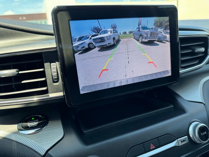 Ford Explorer Vehicle Full-screen Gallery Image 21