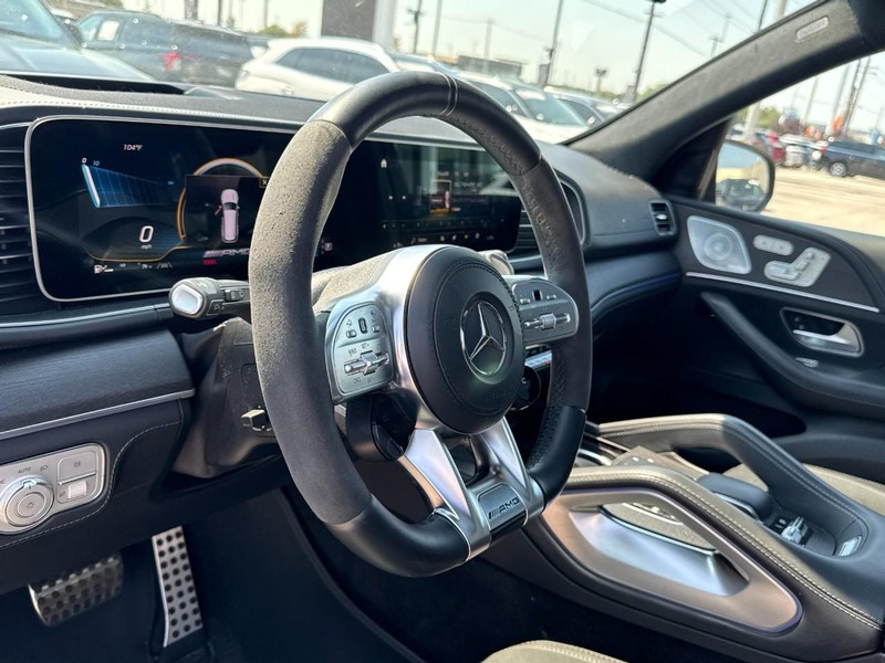 Mercedes-Benz GLS Vehicle Full-screen Gallery Image 15