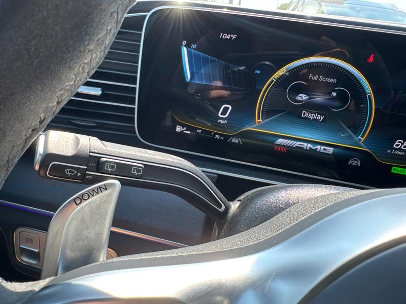 Mercedes-Benz GLS Vehicle Full-screen Gallery Image 20