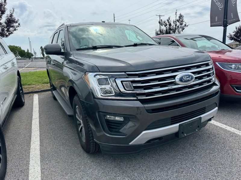 Ford Expedition Vehicle Full-screen Gallery Image 03