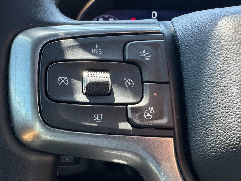 Chevrolet Tahoe Vehicle Full-screen Gallery Image 18