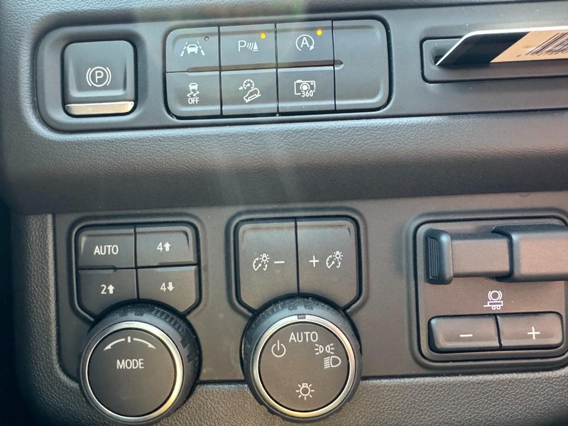 Chevrolet Tahoe Vehicle Full-screen Gallery Image 22