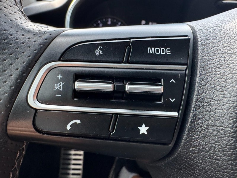 Kia Stinger Vehicle Full-screen Gallery Image 20