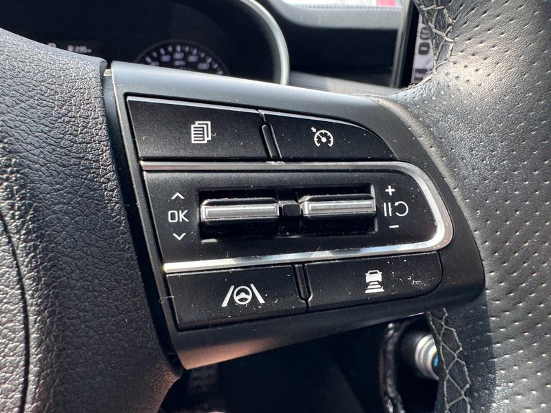 Kia Stinger Vehicle Full-screen Gallery Image 21