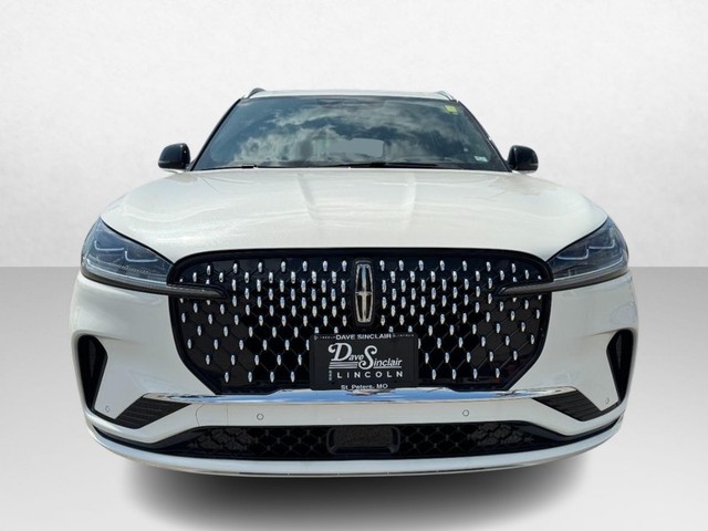 2026 Lincoln Aviator Black Label thumbnail image 02