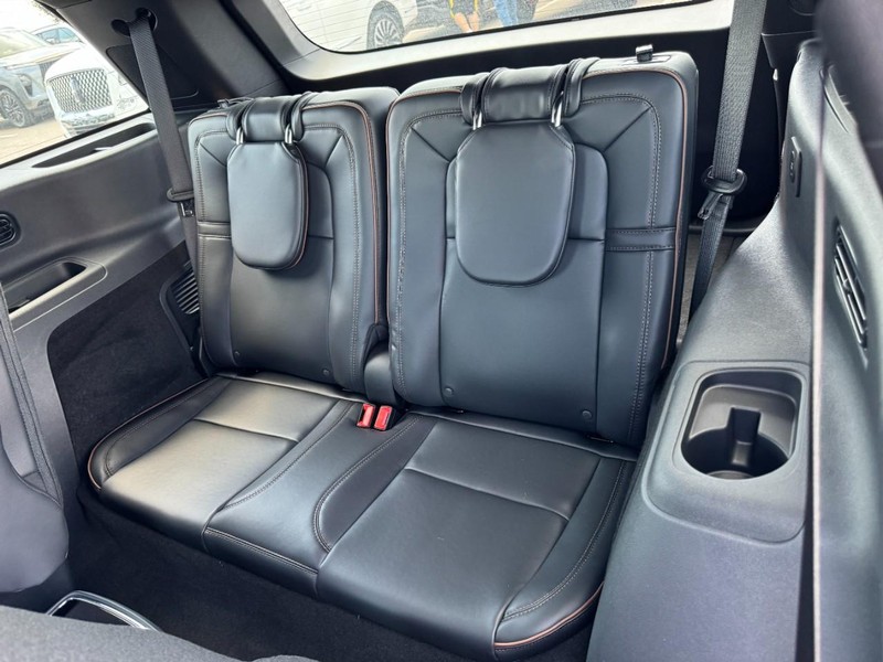 Lincoln Aviator Vehicle Full-screen Gallery Image 13