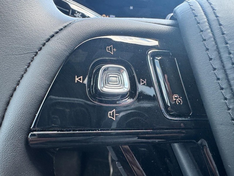 Lincoln Aviator Vehicle Full-screen Gallery Image 18