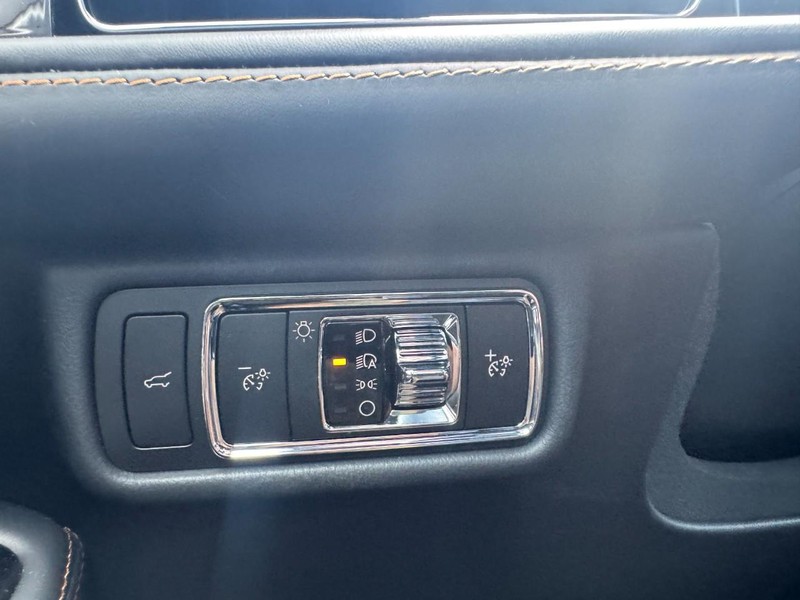 Lincoln Aviator Vehicle Full-screen Gallery Image 22