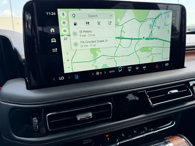 Lincoln Aviator Vehicle Full-screen Gallery Image 23