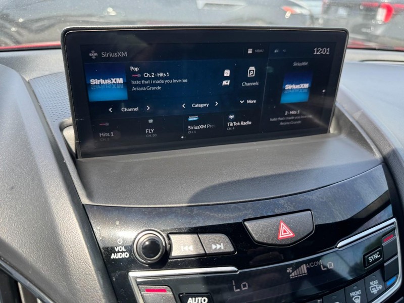 Acura RDX Vehicle Full-screen Gallery Image 16