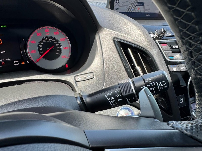 Acura RDX Vehicle Full-screen Gallery Image 21